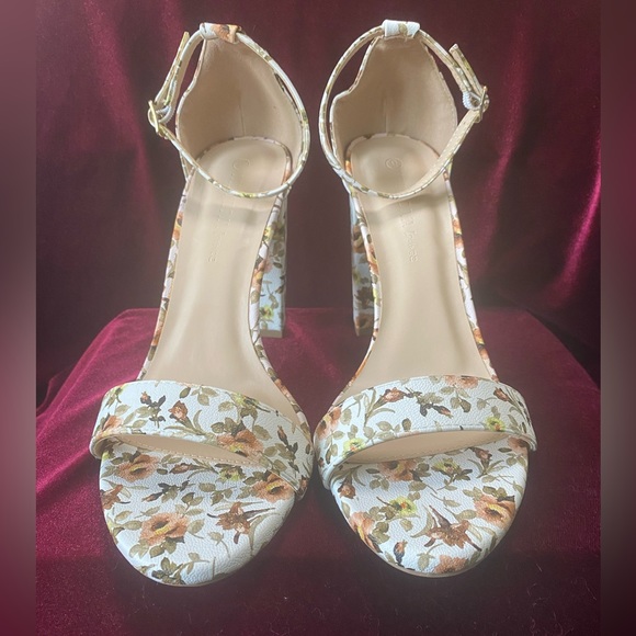 Women's Hi-Chunk High Heel Pump Sandals - Picture 2 of 3